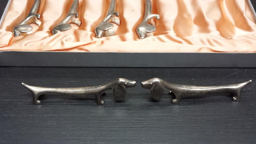 Vintage Set 6 TECKELS Bestekhouders / MESSENLEGGERS 9 x 2 cm, Ophalen of Verzenden, Overige typen