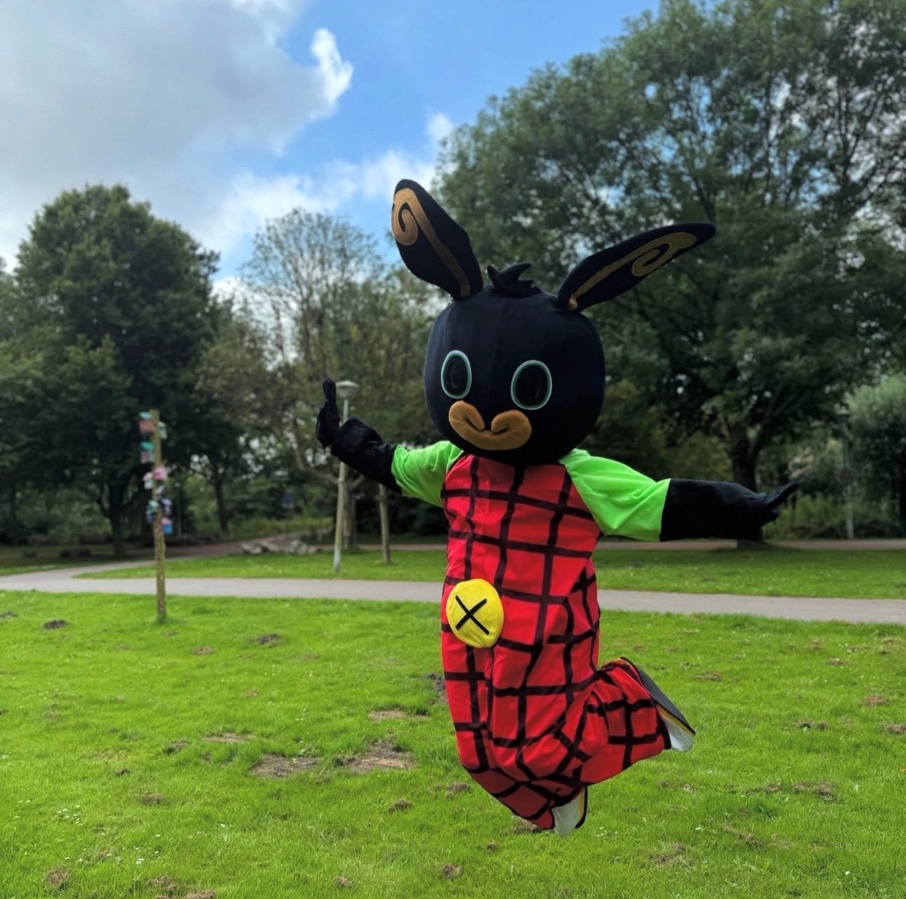 Bing mascotte te koop - Ideaal voor kinderfeestjes!, Ophalen, Gebruikt, Verjaardag