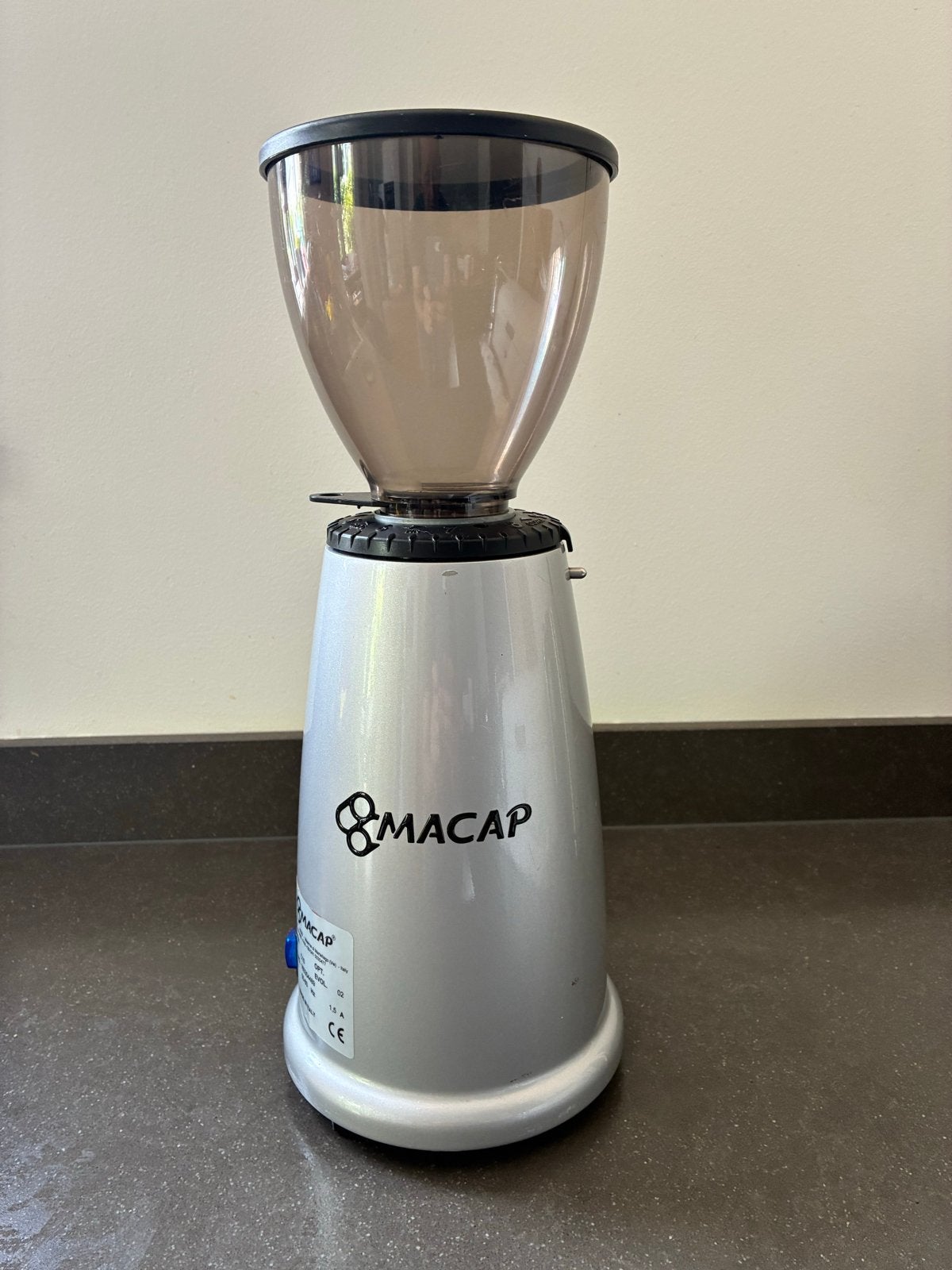 Macap M2M bonenmaler - zeer nette staat, Gebruikt, 10 kopjes of meer, Koffiemachine, Koffiebonen