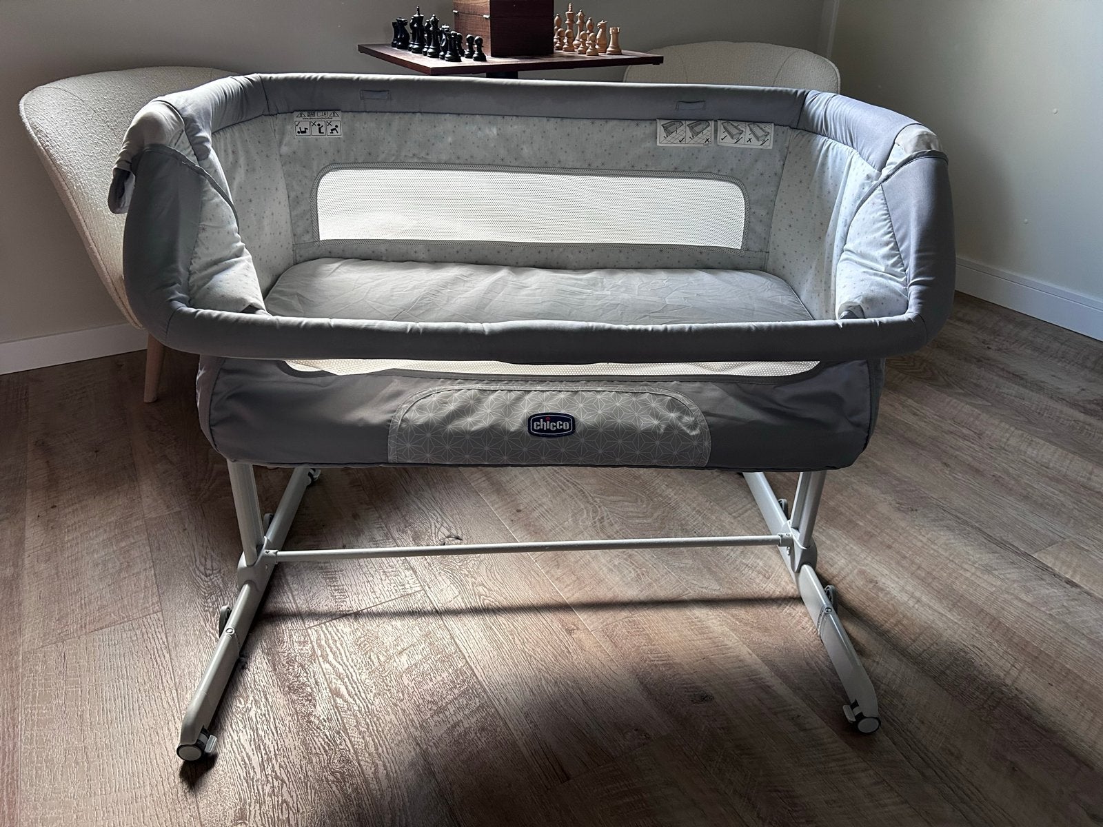 Chicco Next2Me Dream Co-sleeper grijs + 3 hoeslakens, Ophalen, Zo goed als nieuw, Wieg