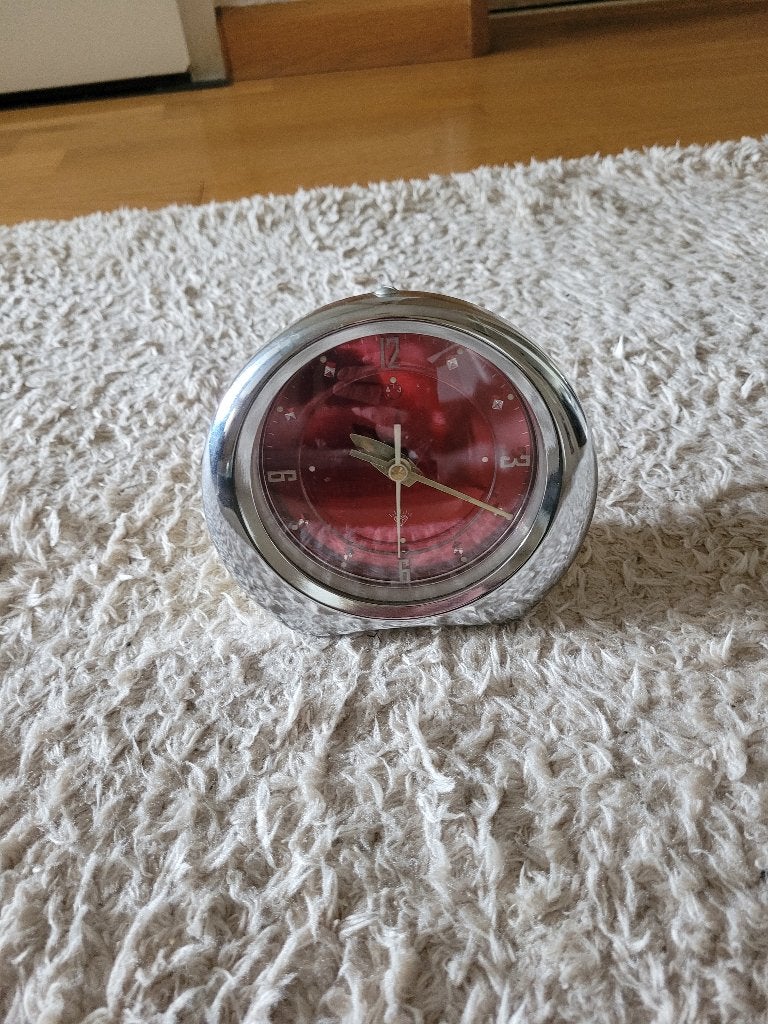 Retro Wekker, Ophalen