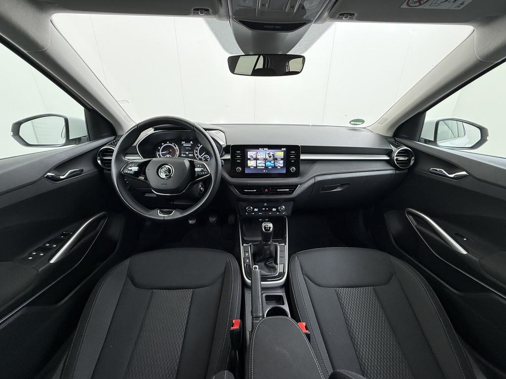 Skoda Fabia 1.0I 96PK Navi Camera Pdc Apple Carplay Android, Auto's, Skoda, Voorwielaandrijving, 580 kg, Wit, Bedrijf