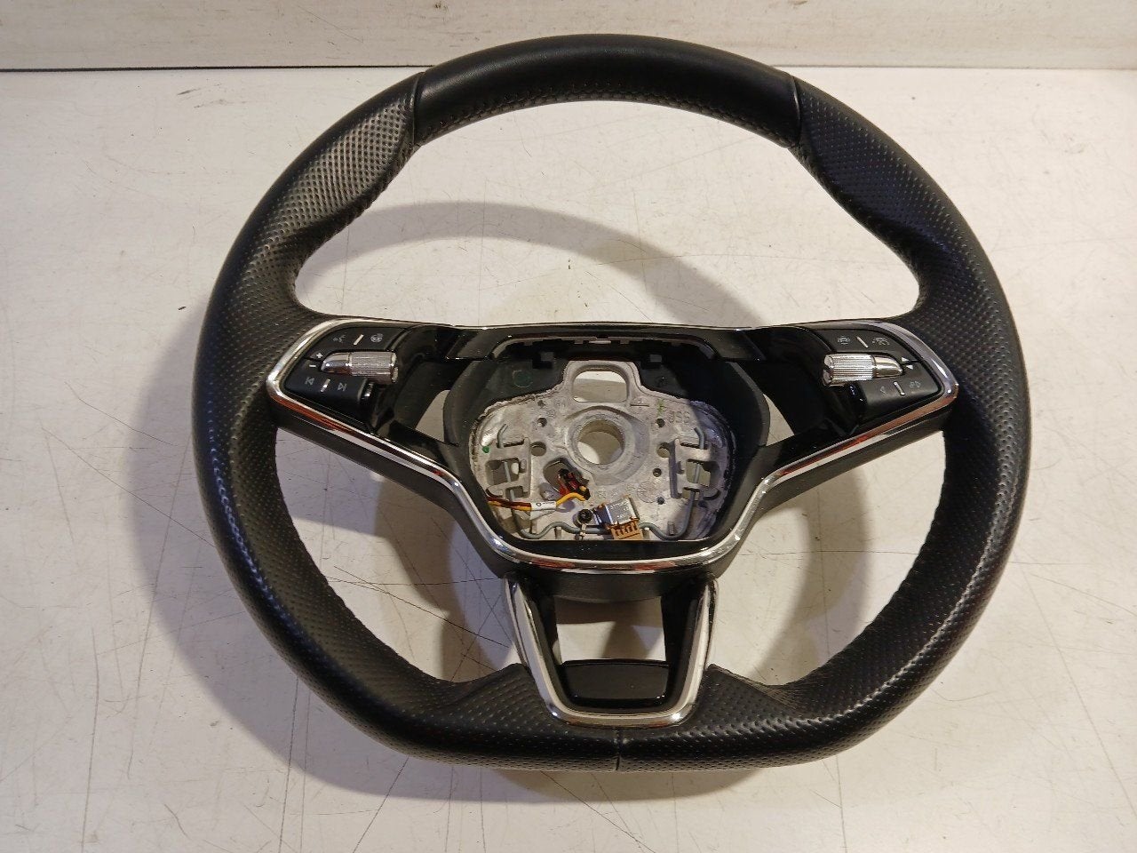 Stuur Skoda Enyaq, Onderdelen@venauto.nl, Van der Ven Autorecycling B.V., Gebruikt, Ettenseweg 76, 4706 PB Roosendaal, The Netherlands