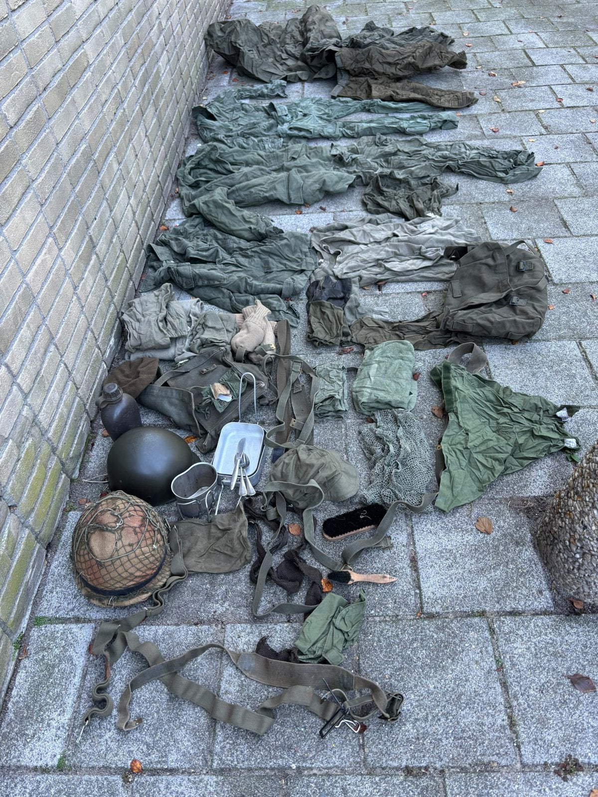 PSU Landmacht Plunjebaal met Inhoud uit 1982, Verzamelen, Ophalen, Landmacht, Nederland, Kleding of Schoenen