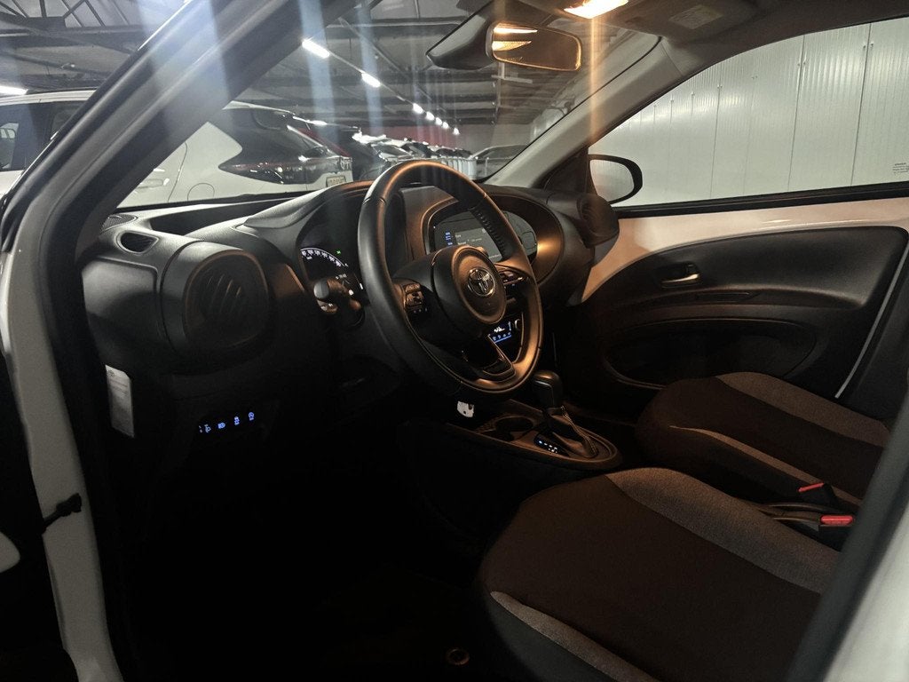 Toyota Aygo X 1.0 VVT-i S-CVT first, Start-stop-systeem, Stof, Gebruikt, 4 stoelen