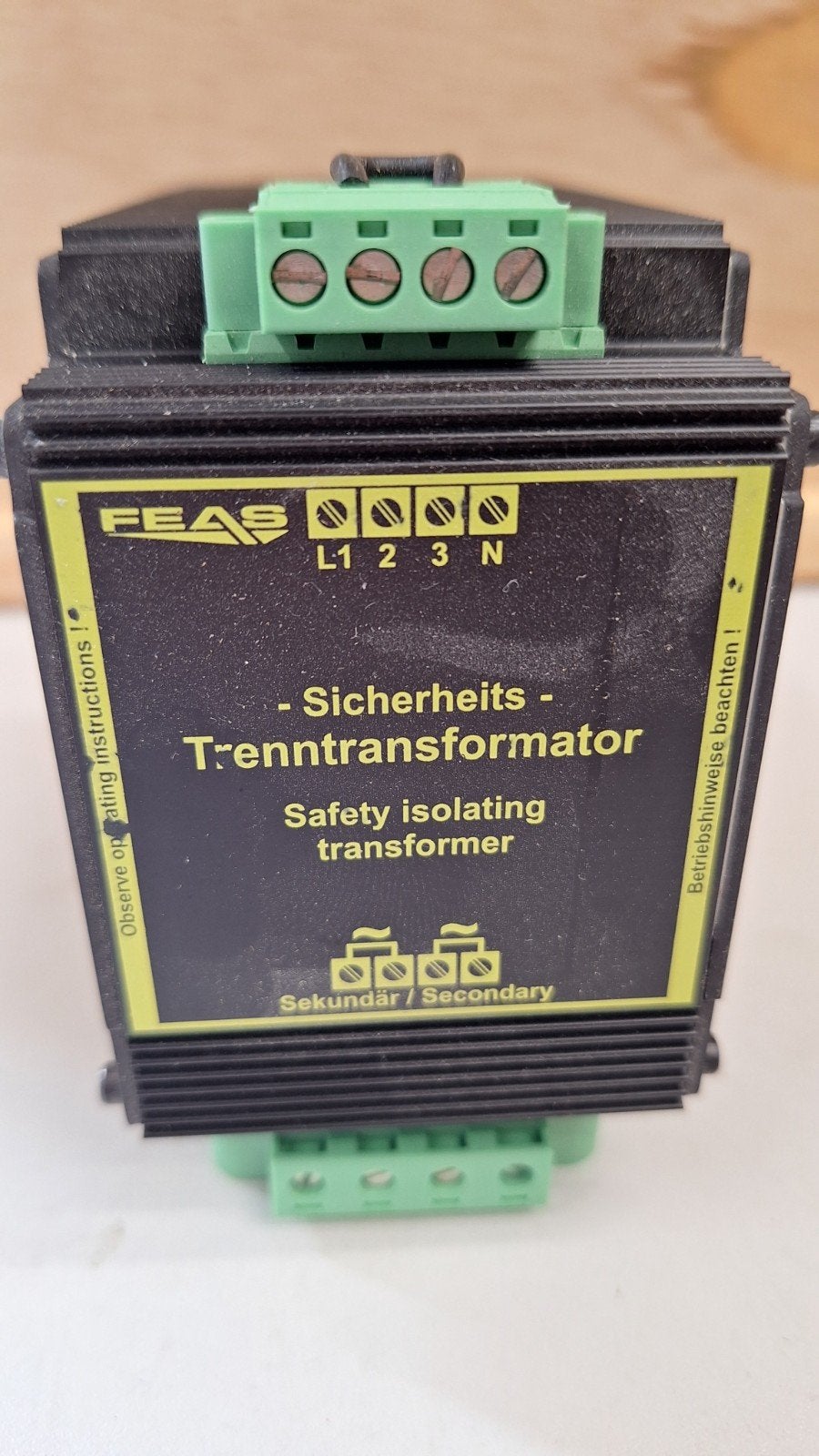 FEAS Veiligheidstransformator 115/230V AC naar 12V AC, Hobby en Vrije tijd, Ophalen of Verzenden