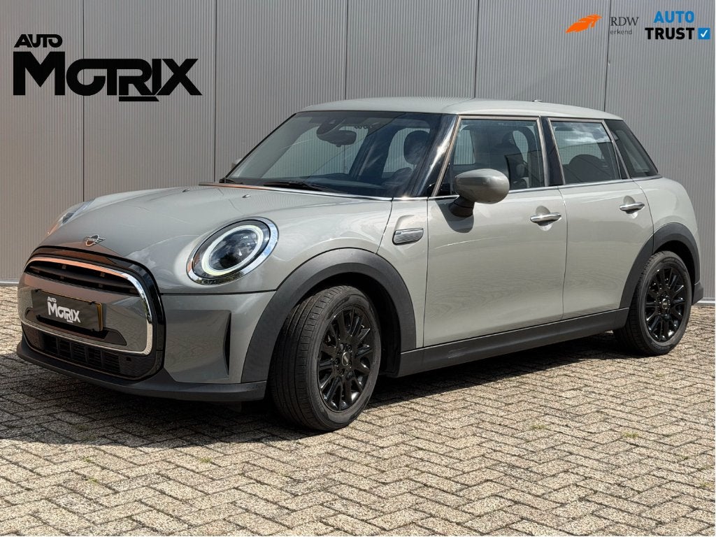 Mini Cooper 2022 Business 1.5 | 79dk | NAP CarPlay 5 deur, Voorwielaandrijving, Dealer onderhouden, Zwart, Leder en Stof