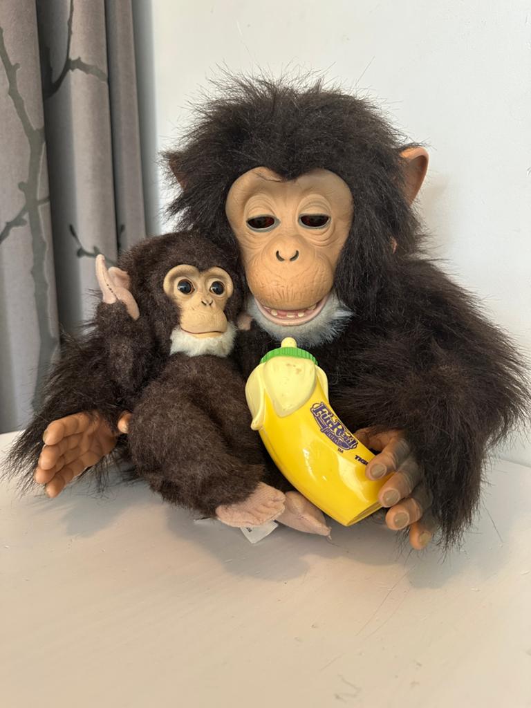 Furreal Friends Cuddle Chimp met gratis baby aapje, Ophalen of Verzenden, Zo goed als nieuw, Pop