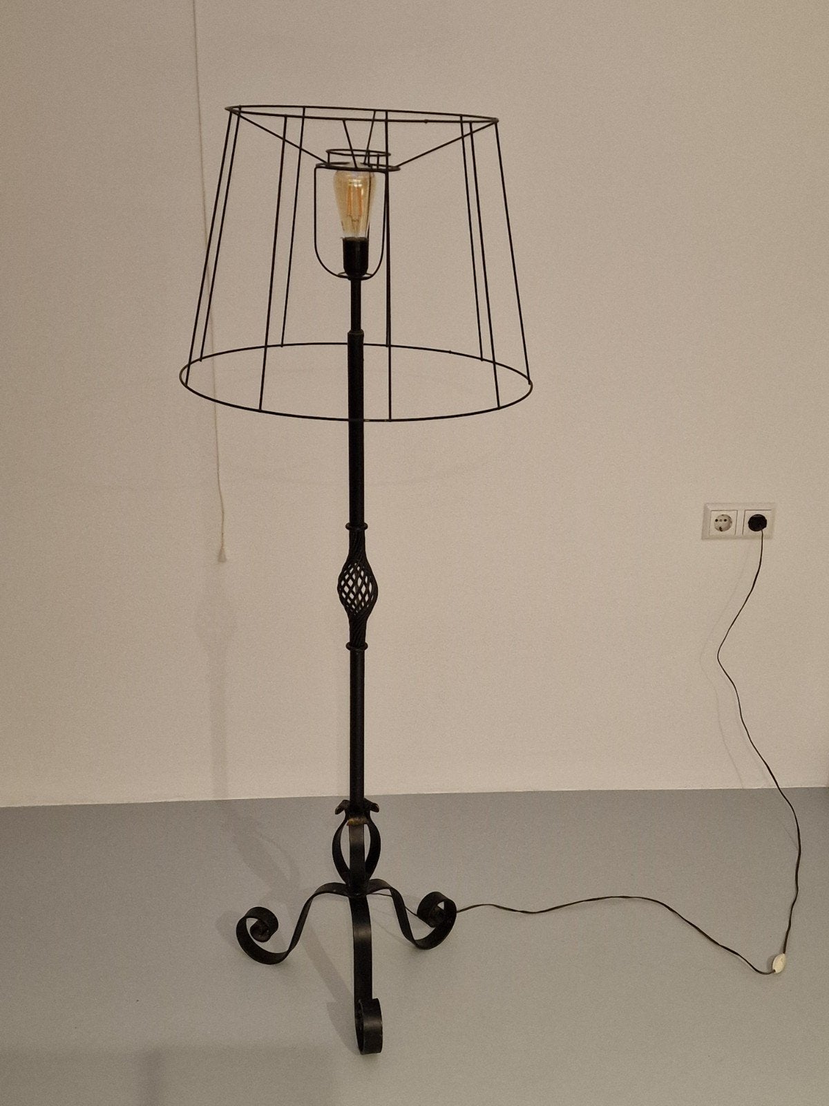 Vintage vloerlamp – metalen frame, Ophalen, Gebruikt, 100 tot 150 cm