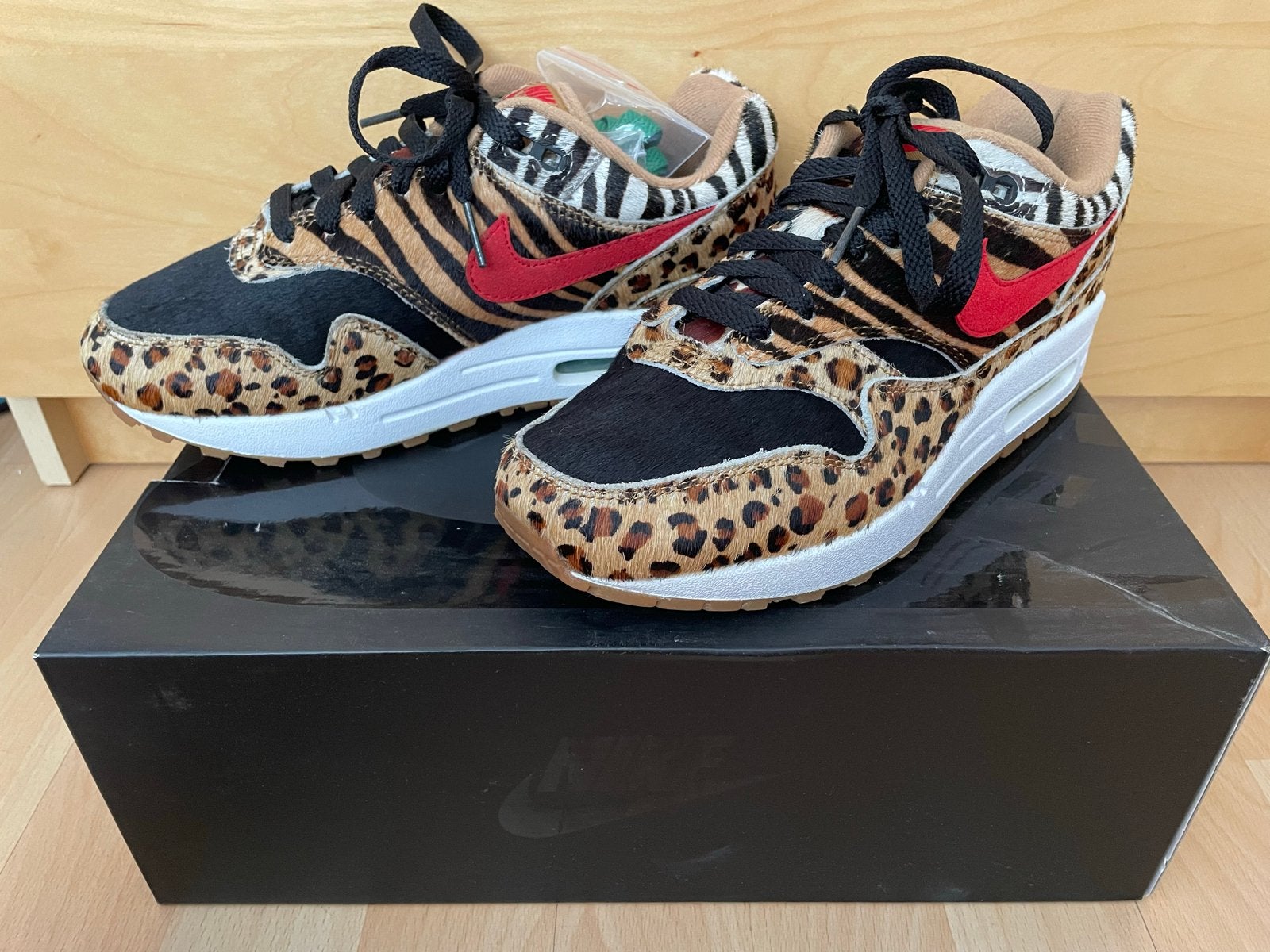 Nike Air Max 1 Animal Pack 2.0 - Maat 37,5 - Nieuw, Ophalen of Verzenden, Nieuw, Overige kleuren, Sneakers of Gympen