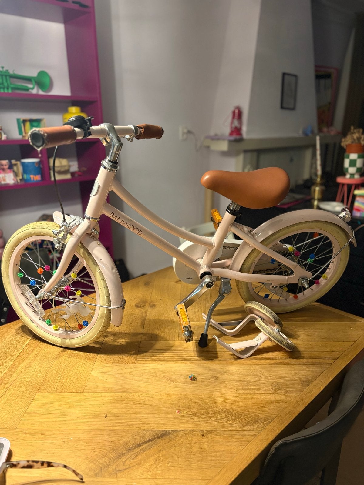 Banwood kinderfiets 16 inch roze met zijwieltjes, Ophalen, Gebruikt, 16 tot 20 inch, Zijwieltjes