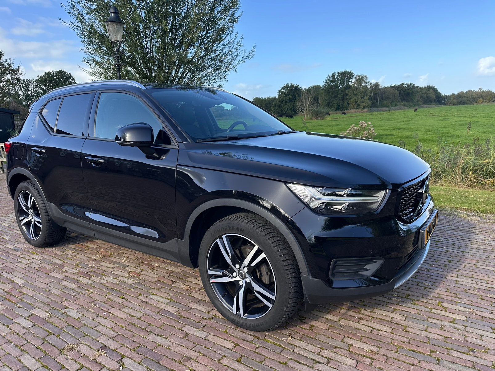 Volvo XC40 T3  Panoramadak – 360° Camera – Trekhaak- Har/Kar, Auto's, Voorwielaandrijving, Dealer onderhouden, 156 pk, Leder en Stof