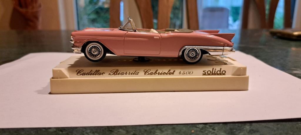 Cadillac biarritz cabriolet 1:43, Ophalen of Verzenden, Auto, Solido