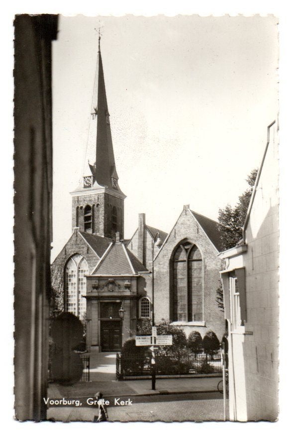 Voorburg Grote Kerk met ANWB wegwijzer 1955, Verzamelen, Ophalen of Verzenden, 1940 tot 1960, Gelopen, Zuid-Holland