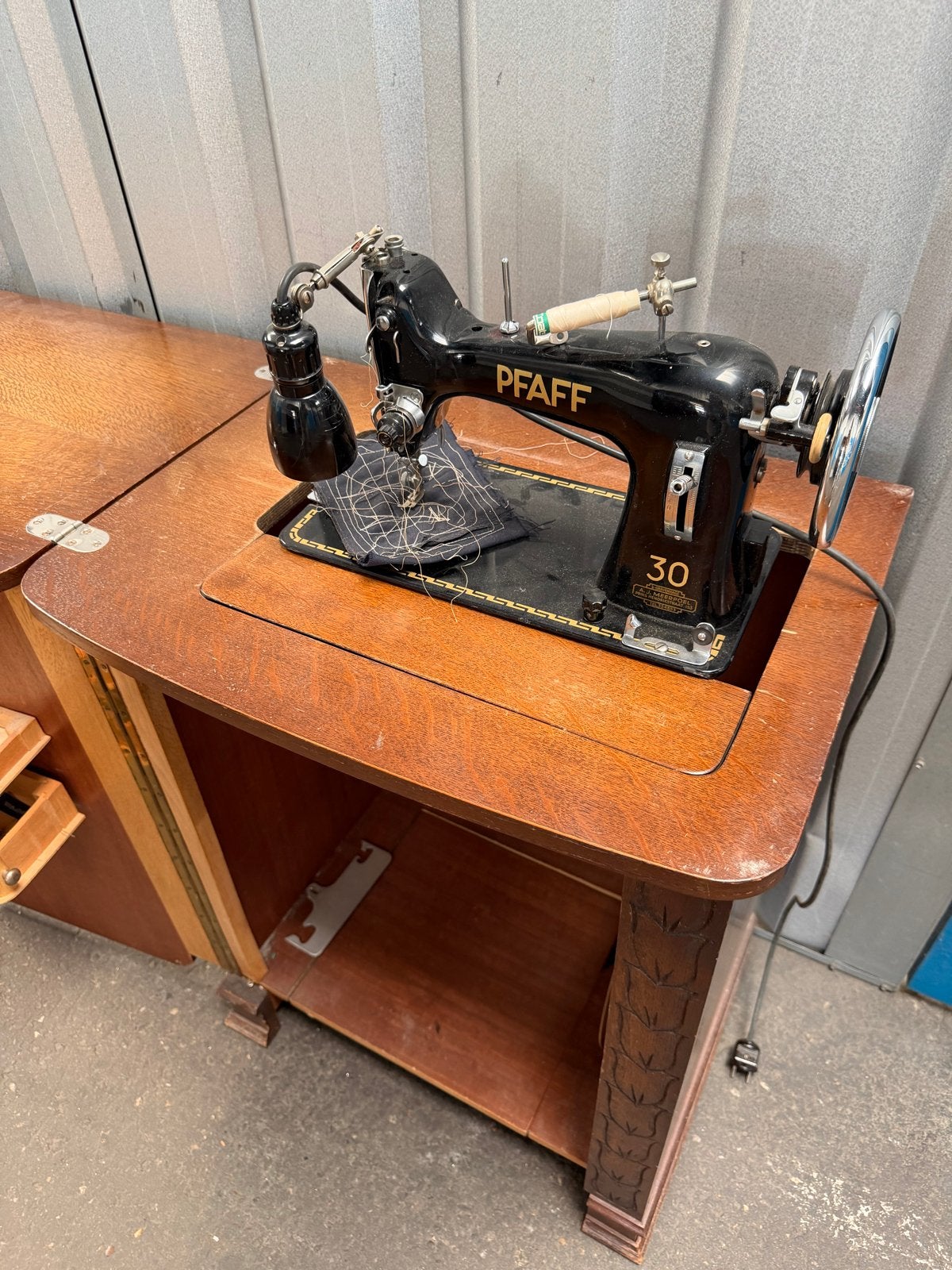 Vintage Pfaff 30 Naaimachine in Houten Kast, Ophalen