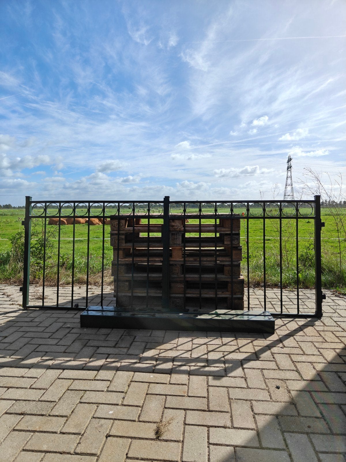 Dubbele ijzeren sierpoort. Tuinhek. B 3 x H 1.05, Tuin en Terras, Ophalen, IJzer, Sierhekwerk