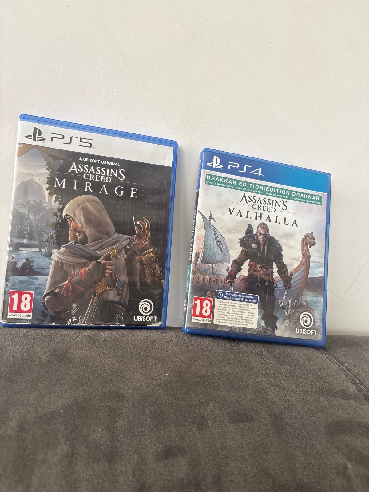 Assassin's Creed Mirage (PS5) & Valhalla (PS4) - Set, Ophalen of Verzenden, Zo goed als nieuw, Avontuur en Actie, Vanaf 18 jaar