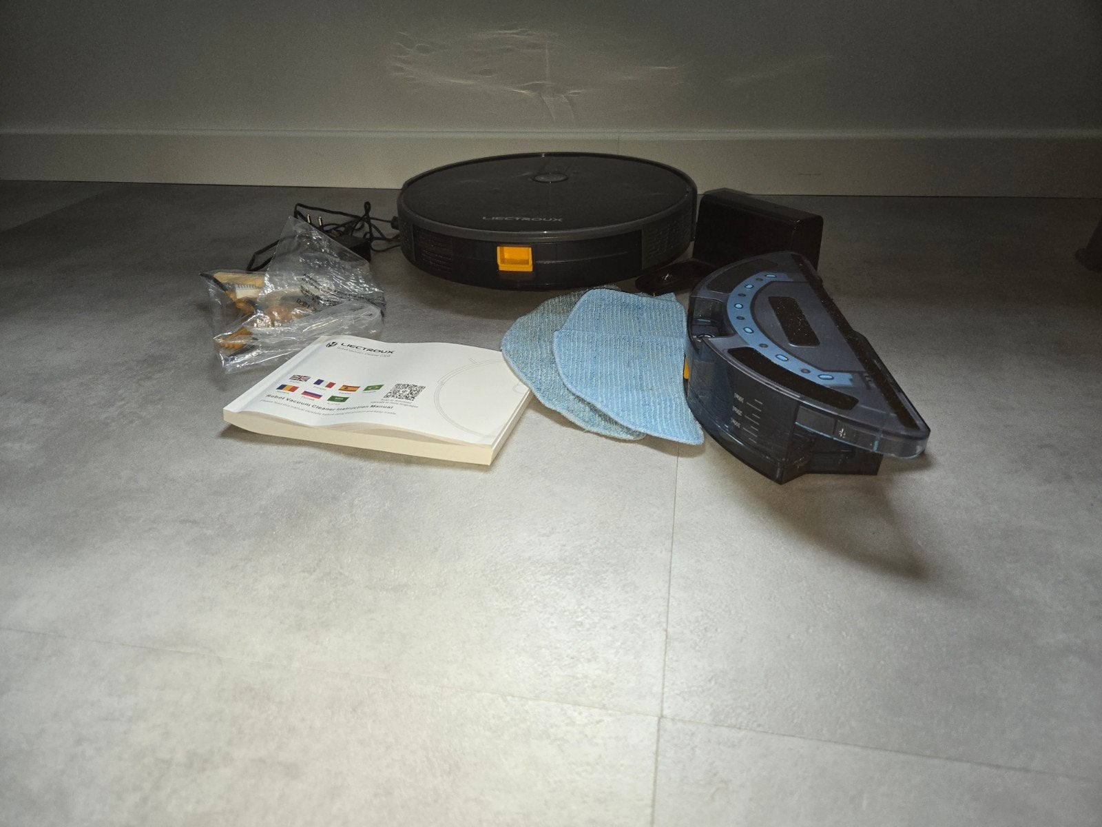 Liectroux Robotstofzuiger met dweilfunctie en accessoires, Overige merken, Zo goed als nieuw, Robotstofzuiger, Reservoir