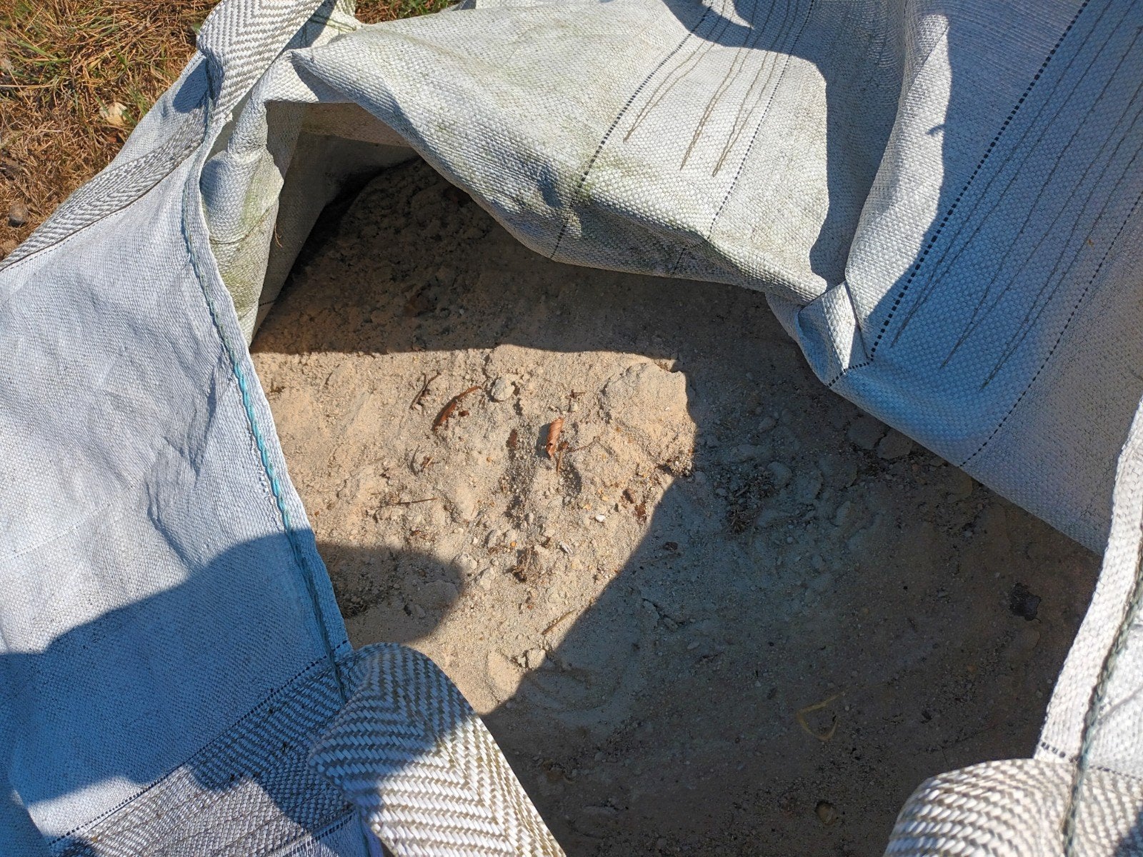 GRATIS: Fijn zand tbv beton of invegen straatwerk, Ophalen