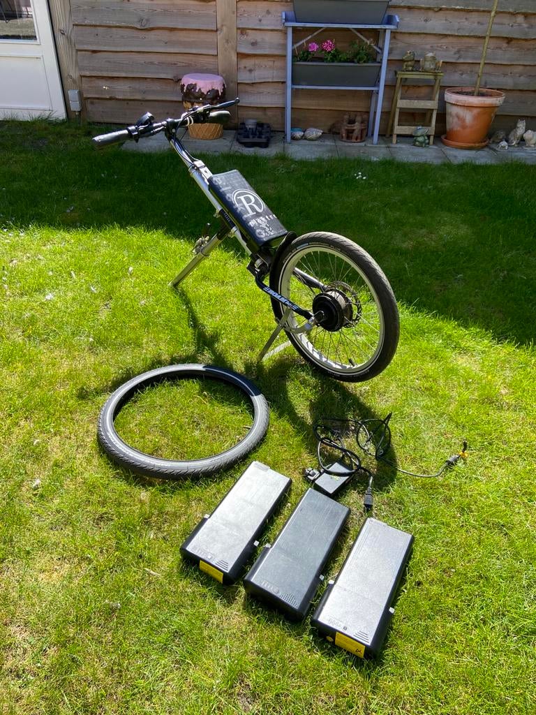 Roam aankoppelbare handbike / e-bike, Ophalen, Zo goed als nieuw, Elektrische rolstoel