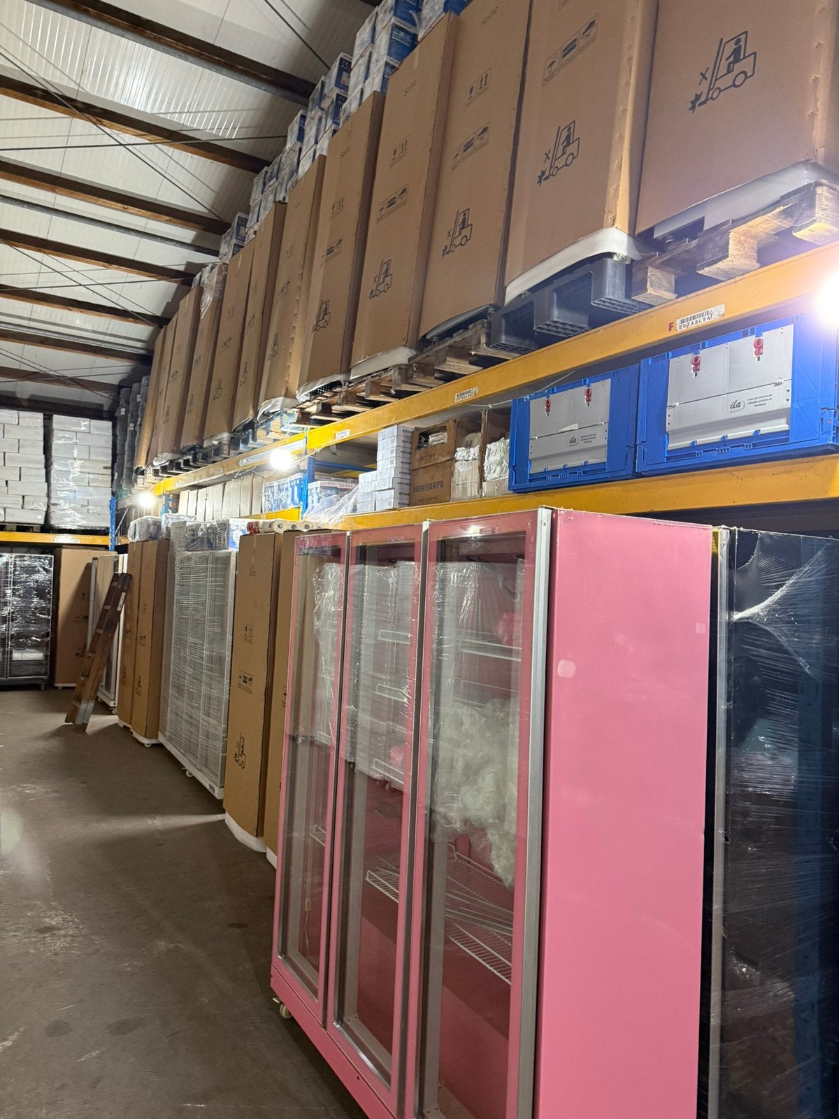 PARTIJHANDEL & Inventaris! Koelkasten, LED, Tape, etc. iys