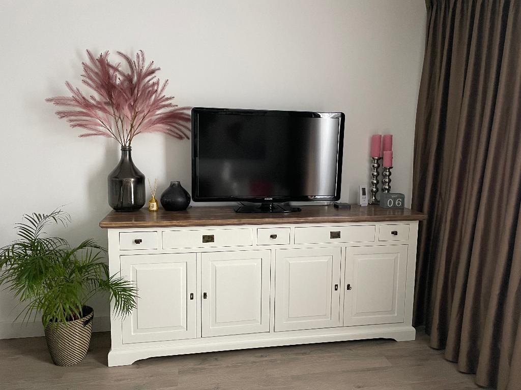 Prachtig dressoir, Ophalen, Met deur(en), 200 cm of meer, 50 tot 75 cm