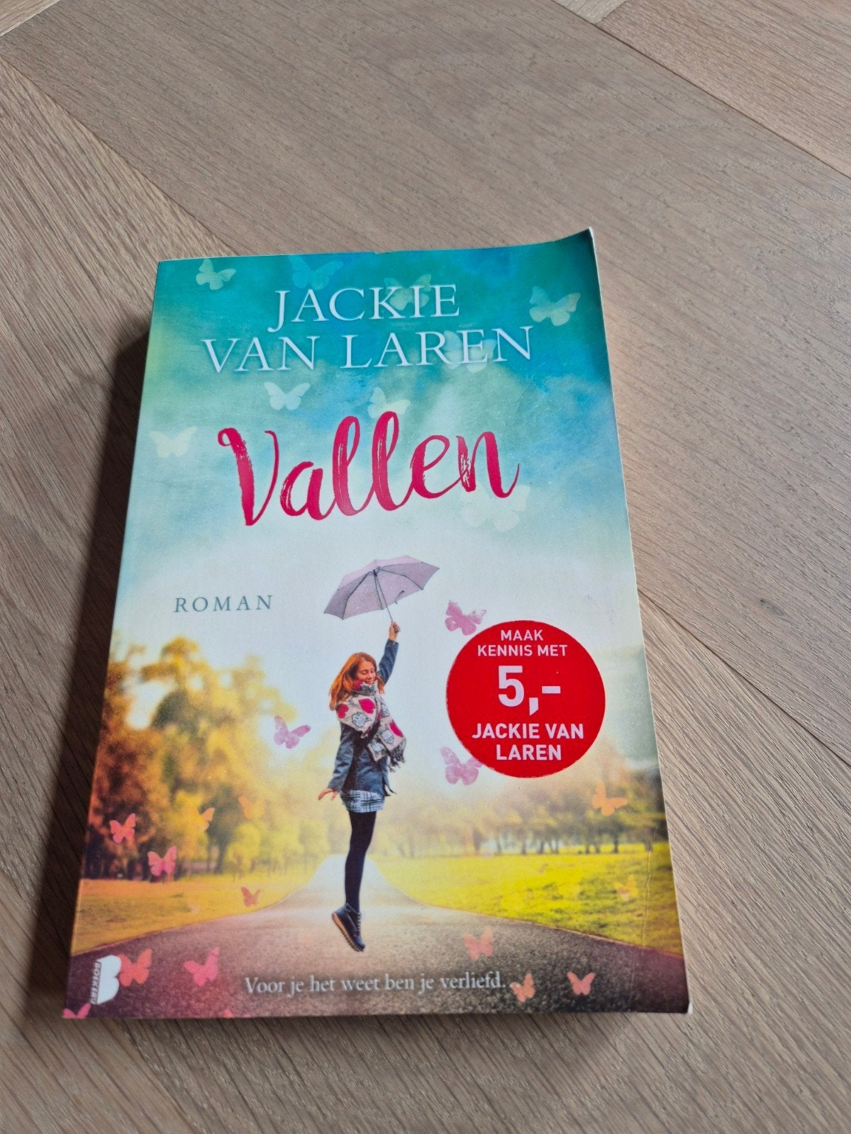 Vallen - Jackie van Laren (Roman), Boeken, Ophalen of Verzenden, Zo goed als nieuw, Jackie van Laren, Nederland