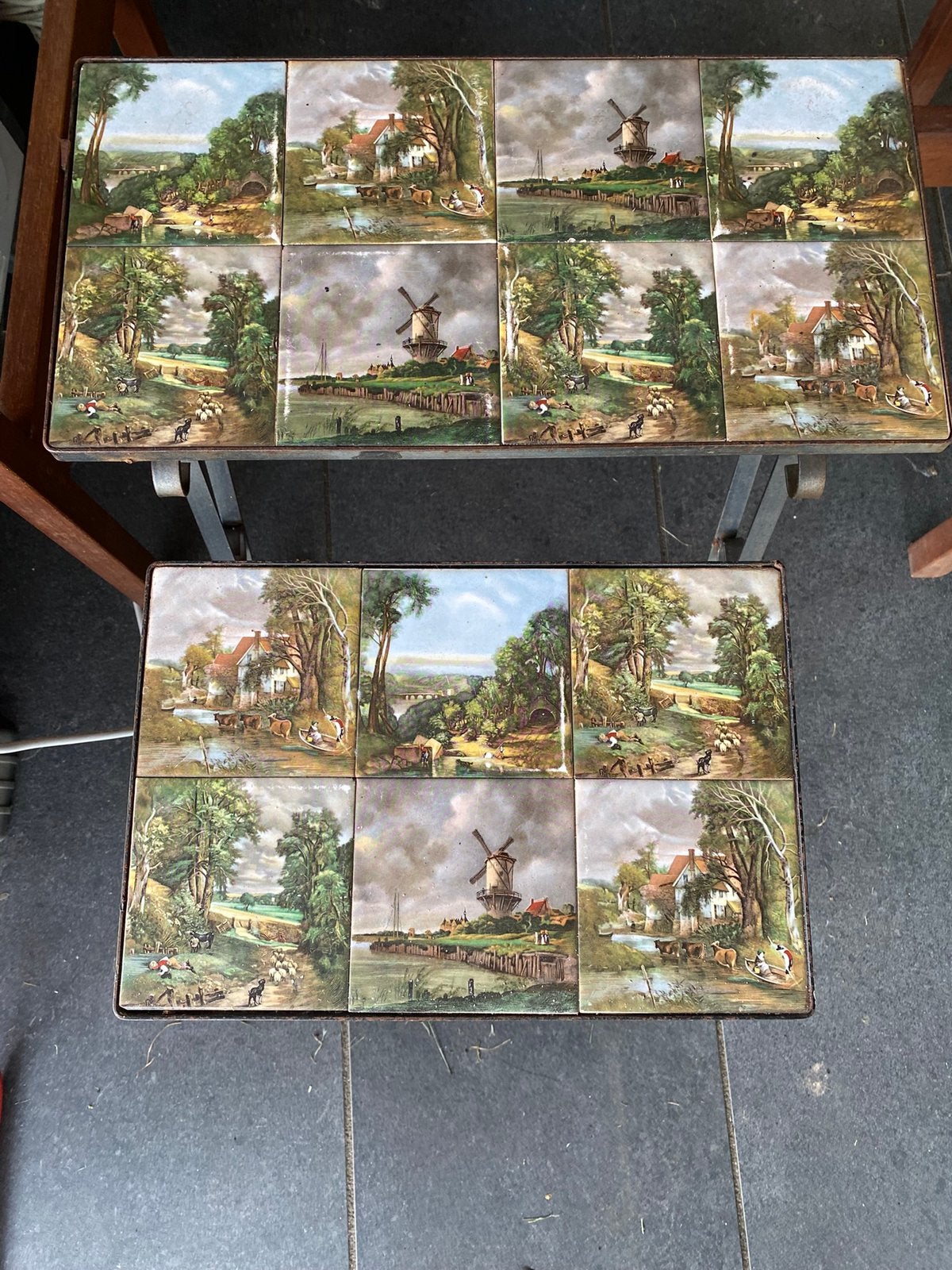 2 bijzettafeltjes met oud hollandse afbeeldingen, Huis en Inrichting, Tafels | Bijzettafels, Ophalen, Minder dan 45 cm, Minder dan 55 cm