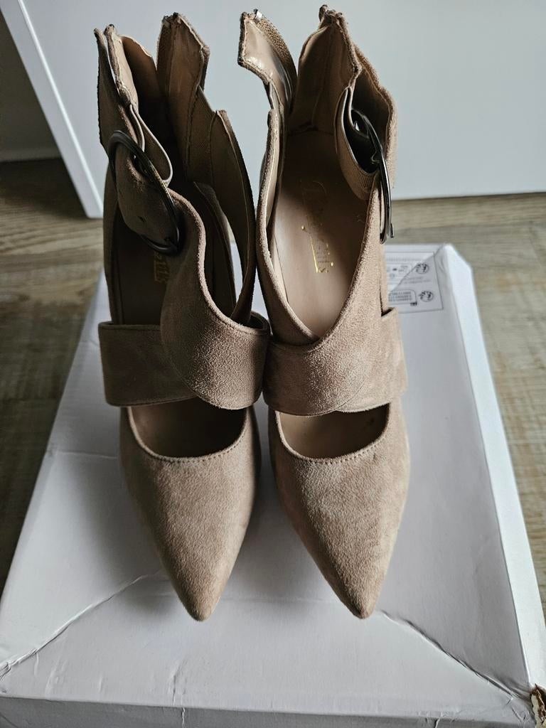 Hoge hakken pumps maat 37(high heels,stiletto’s,naaldhakken), Pumps, Beige, Ophalen of Verzenden, Zo goed als nieuw