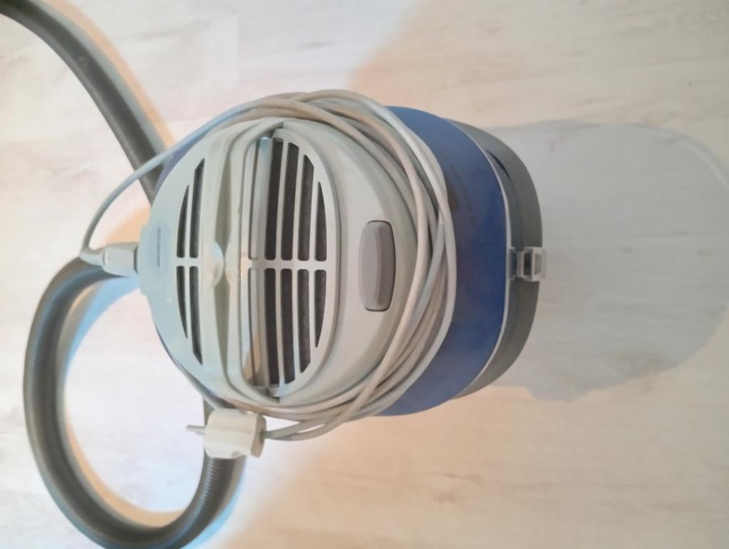Stofzuiger, Witgoed en Apparatuur, Ophalen, Gebruikt, Stofzak, 1200 tot 1600 watt