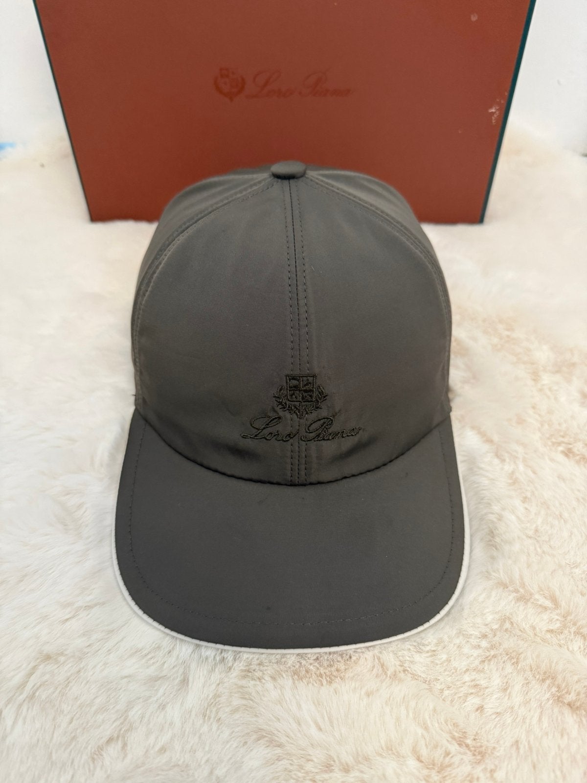 Foto 8 van Loro Piana Pet - 6 Kleuren