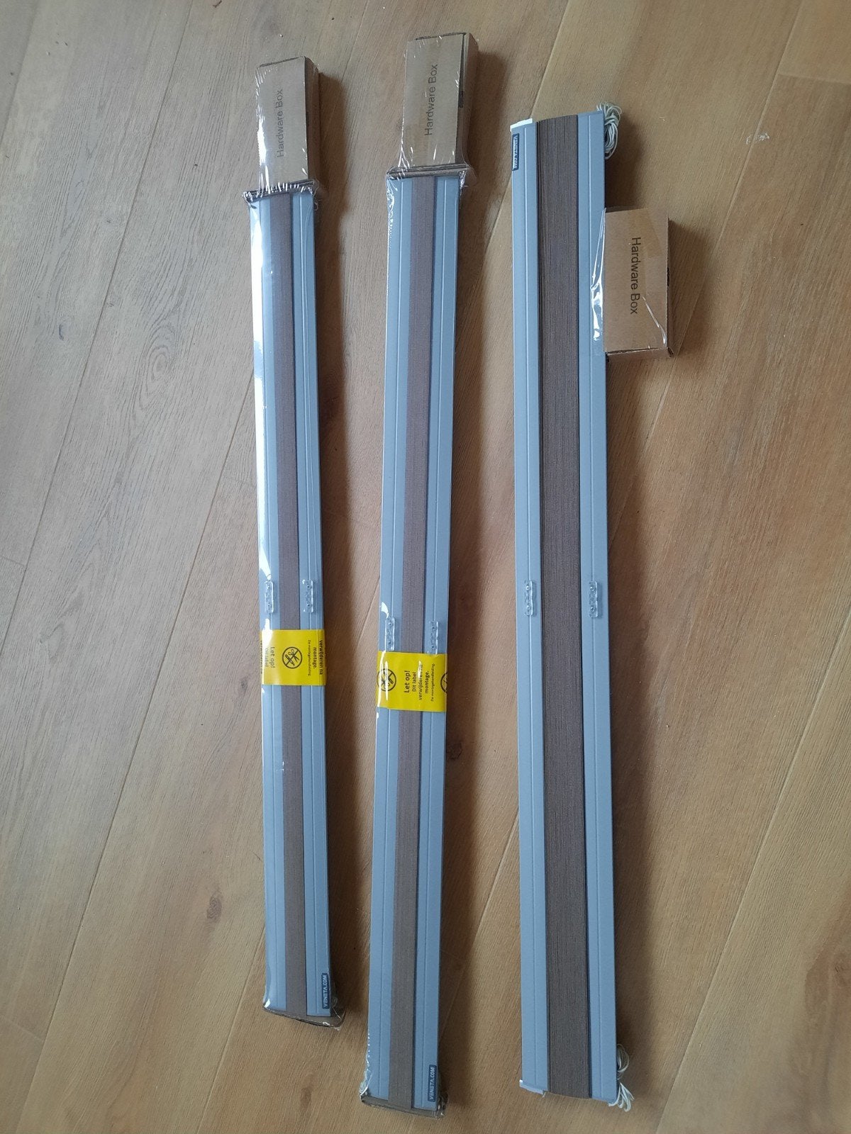 3x Nieuw Donkerbruin Plisse gordijn 825x989mm + 764x890mm, Bruin, Nieuw, Ophalen of Verzenden, Katoen