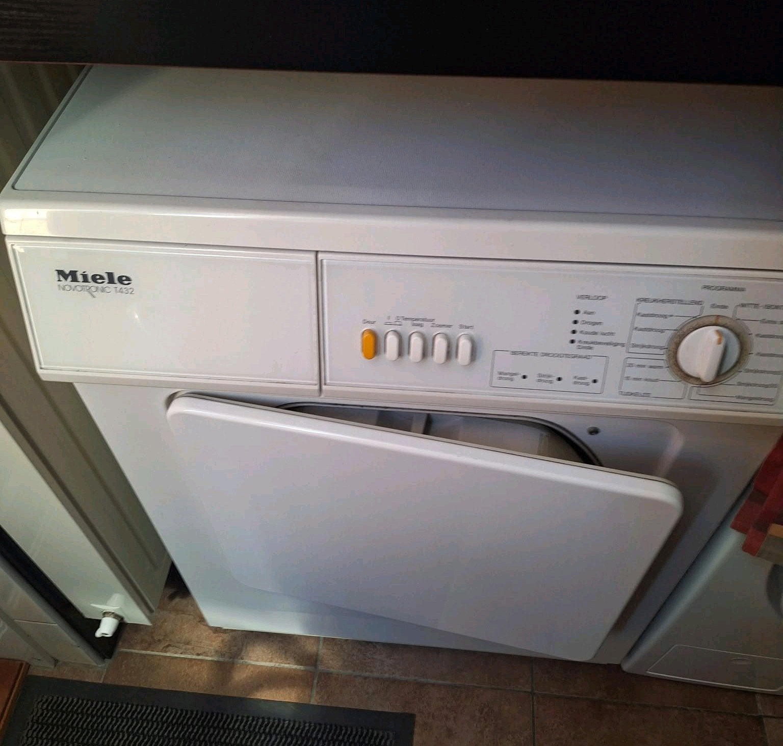 droger Miele novotronic T432, Ophalen, Gebruikt, Luchtafvoer, 4 tot 6 kg