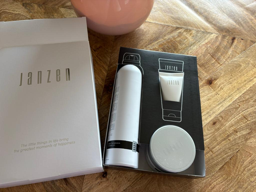 Janzen Black 22 Geschenkset - Nieuw in verpakking, Ophalen, Nieuw, Bad & Douche