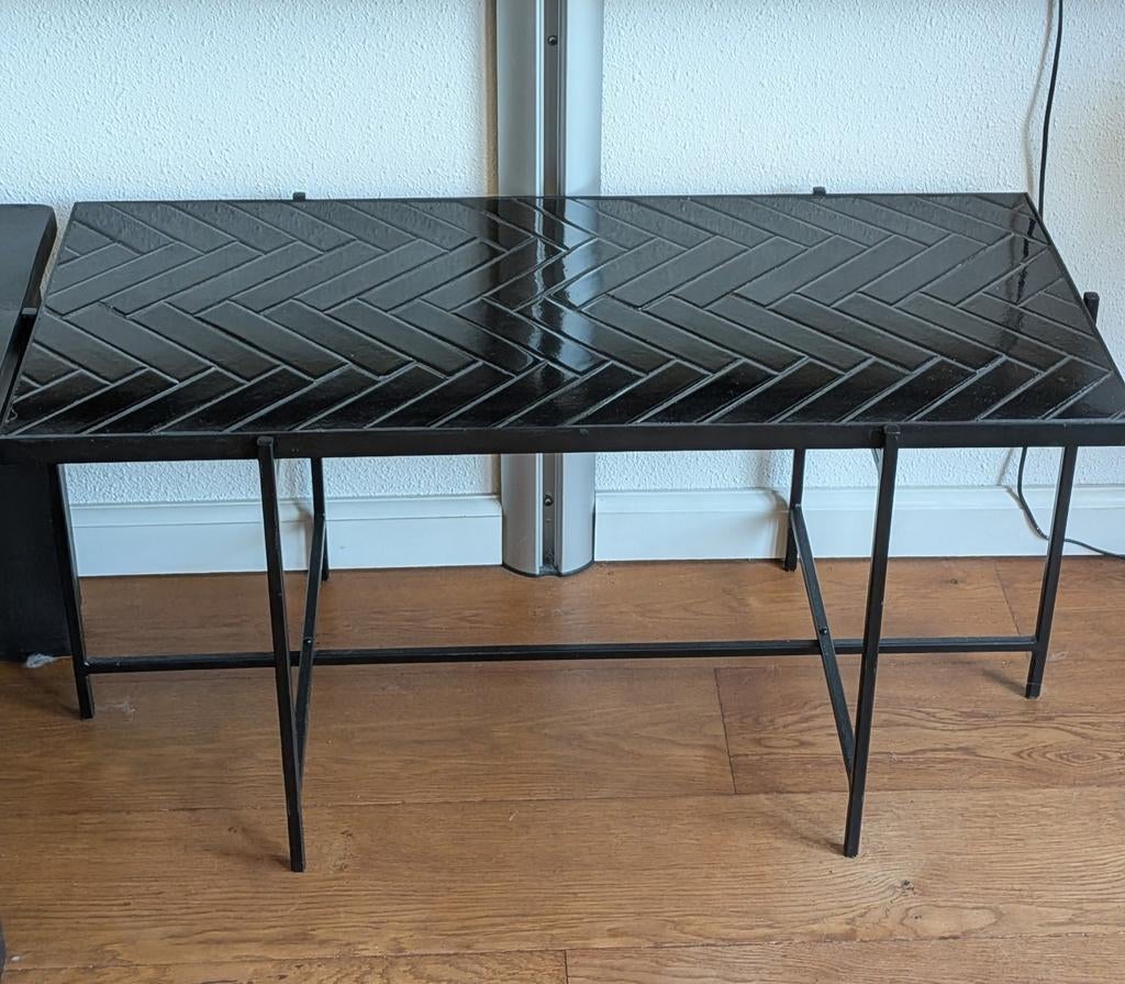 Zwarte tafel met tegels, Ophalen, Gebruikt, Metaal of Aluminium, 75 cm of meer