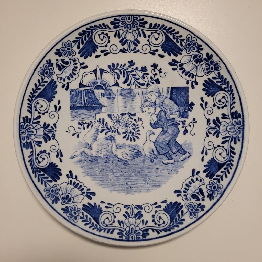 Wandbord aardewerk Fantaisie Petrus Regout & Co Maastricht, Ophalen of Verzenden