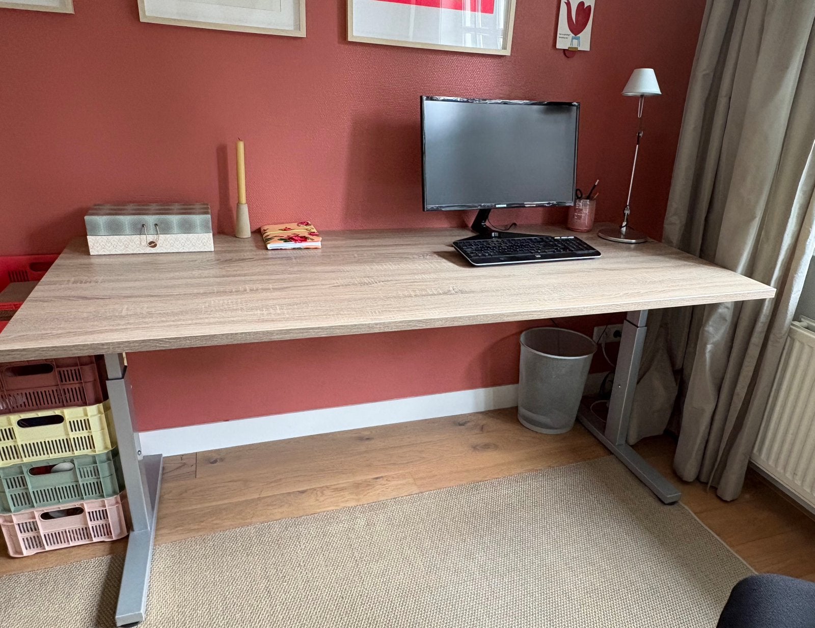 Als nieuw in hoogte verstelbaar bureau, Ophalen, 180 cm, In hoogte verstelbaar, Zo goed als nieuw
