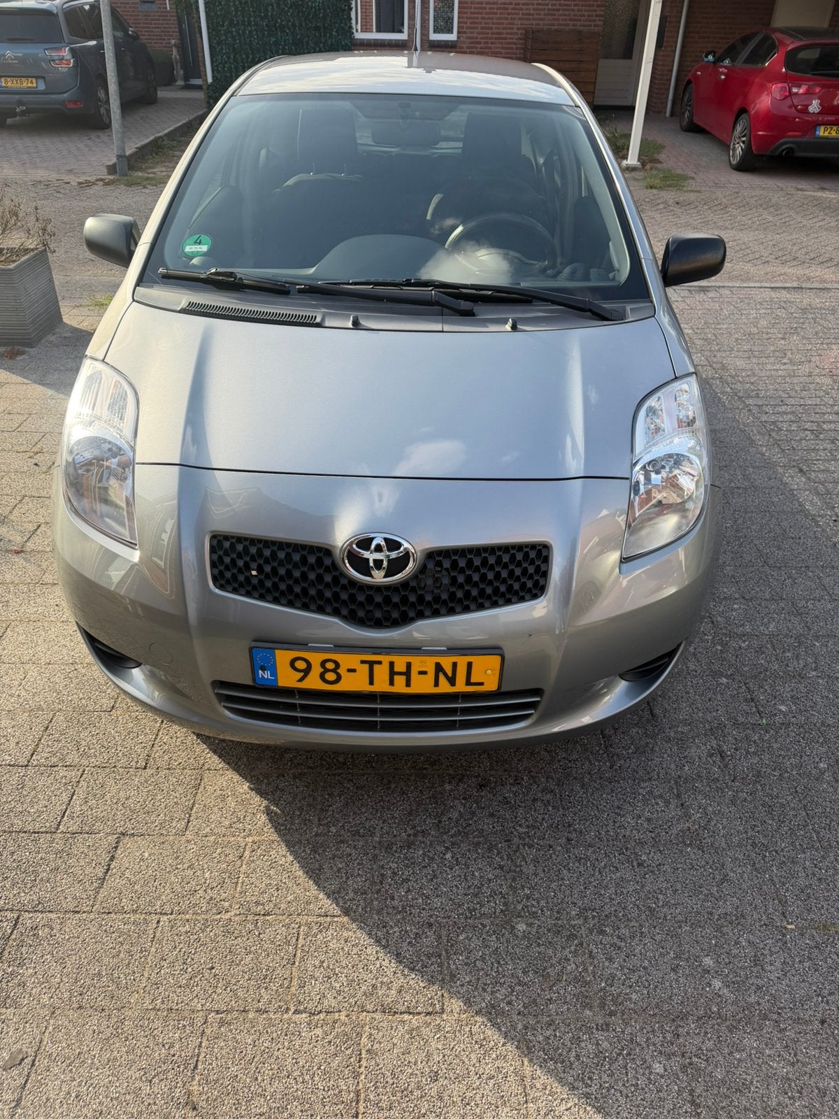 Foto 4 van Toyota Yaris 1.0 12V Vvt-i 3DR Terra 2006 Grijs
