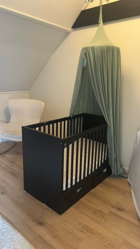 IKEA Ledikantje met lades, zwart geverfd (gratis), Ophalen of Verzenden, Gebruikt, Ledikant