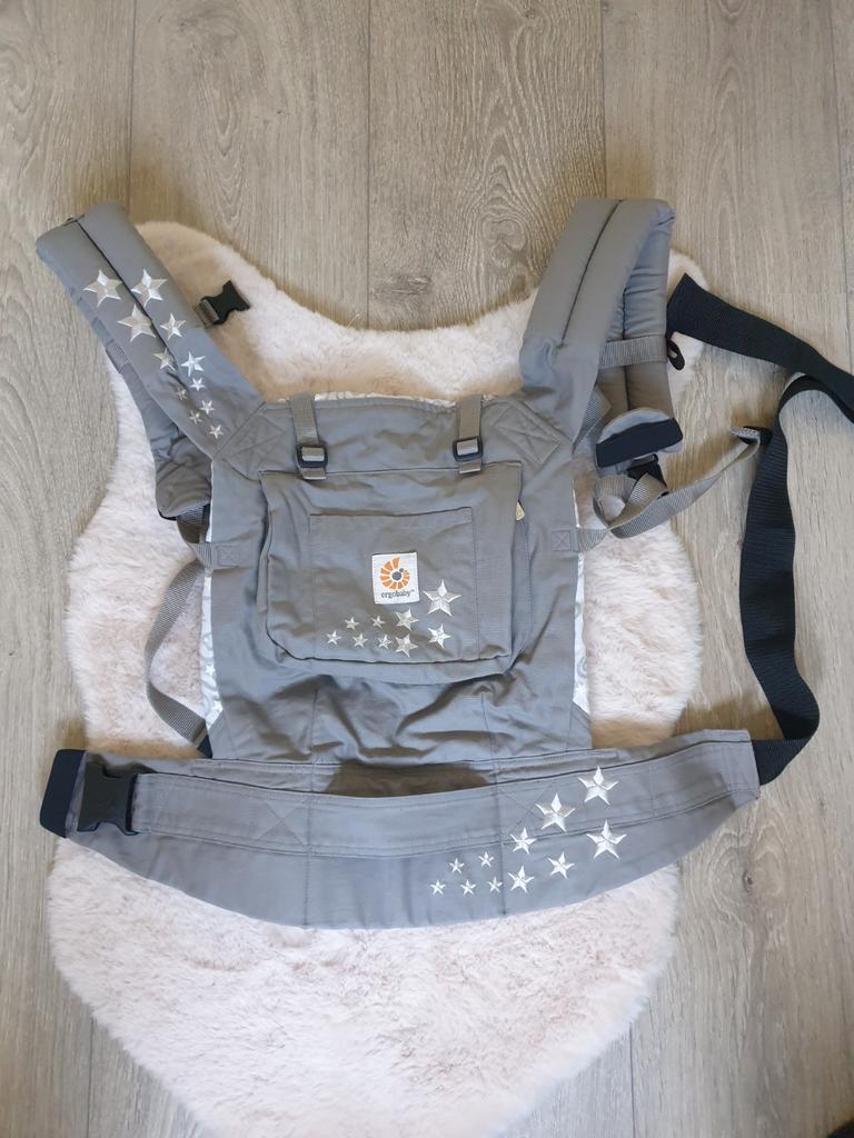 Ergobaby draagzak grijs met sterren., Buik of Rug, Zo goed als nieuw, Draagzak, Ophalen