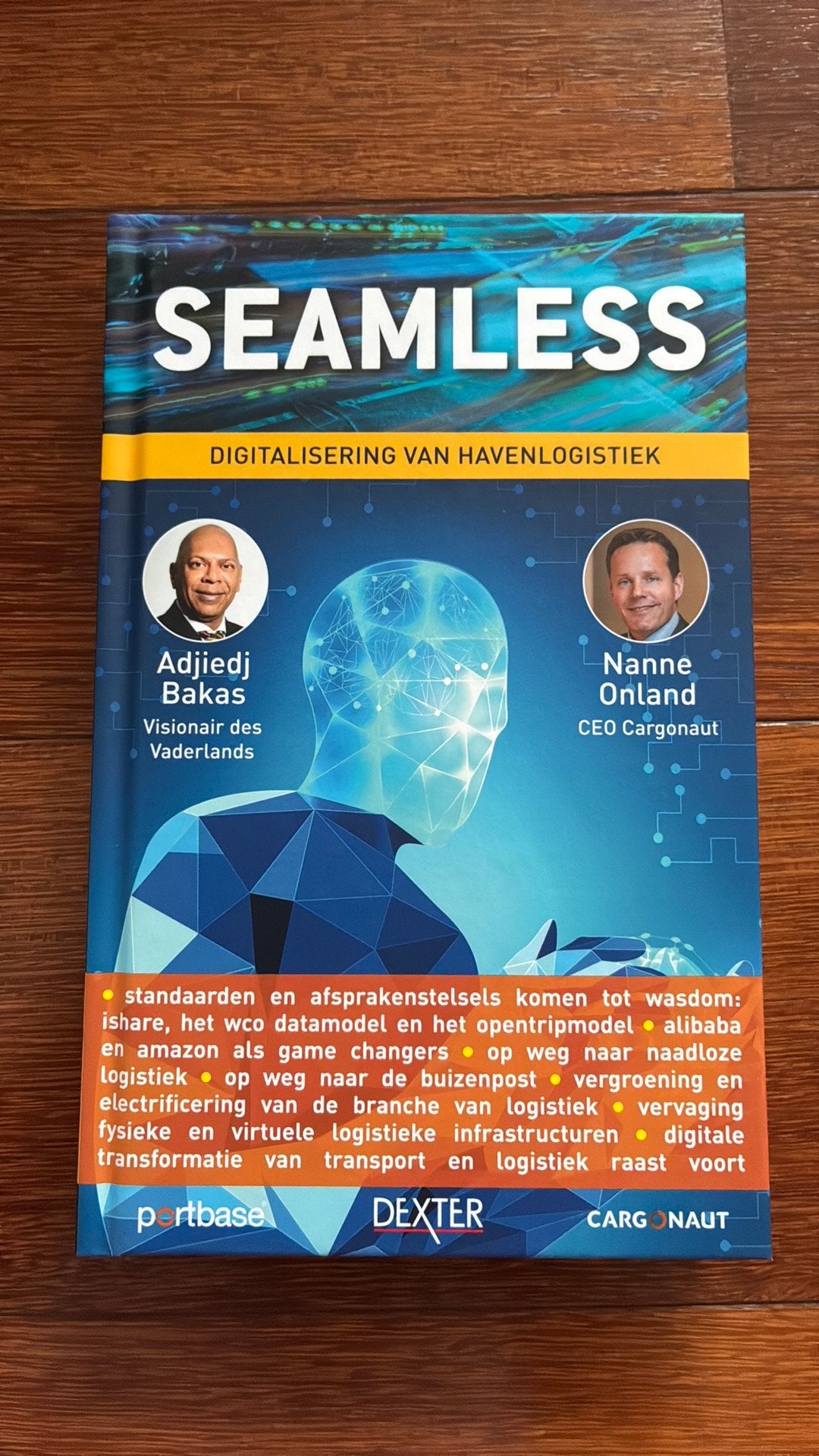 Adjiedj Bakas - Seamless, Boeken, Ophalen of Verzenden, Zo goed als nieuw, Adjiedj Bakas; Nanne Onland