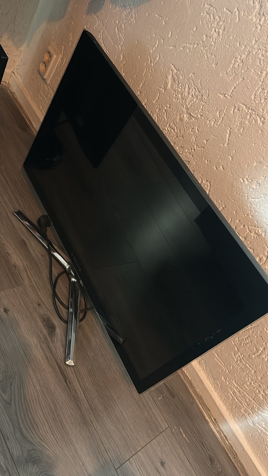 Groot 88 inch TV scherm in goede staat, Ophalen, Zo goed als nieuw, 100 cm of meer