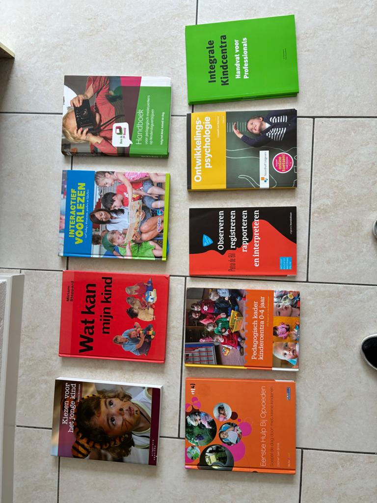 Studieboeken over kinderopvang en pedagogiek (0-4 jaar), Ophalen, Gamma, Zo goed als nieuw, MBO
