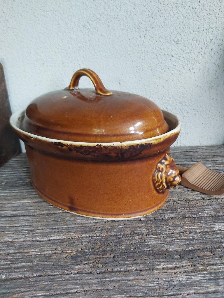 Mooie oude franse geglazuurde terrine met leeuwenkoppen, Ophalen of Verzenden