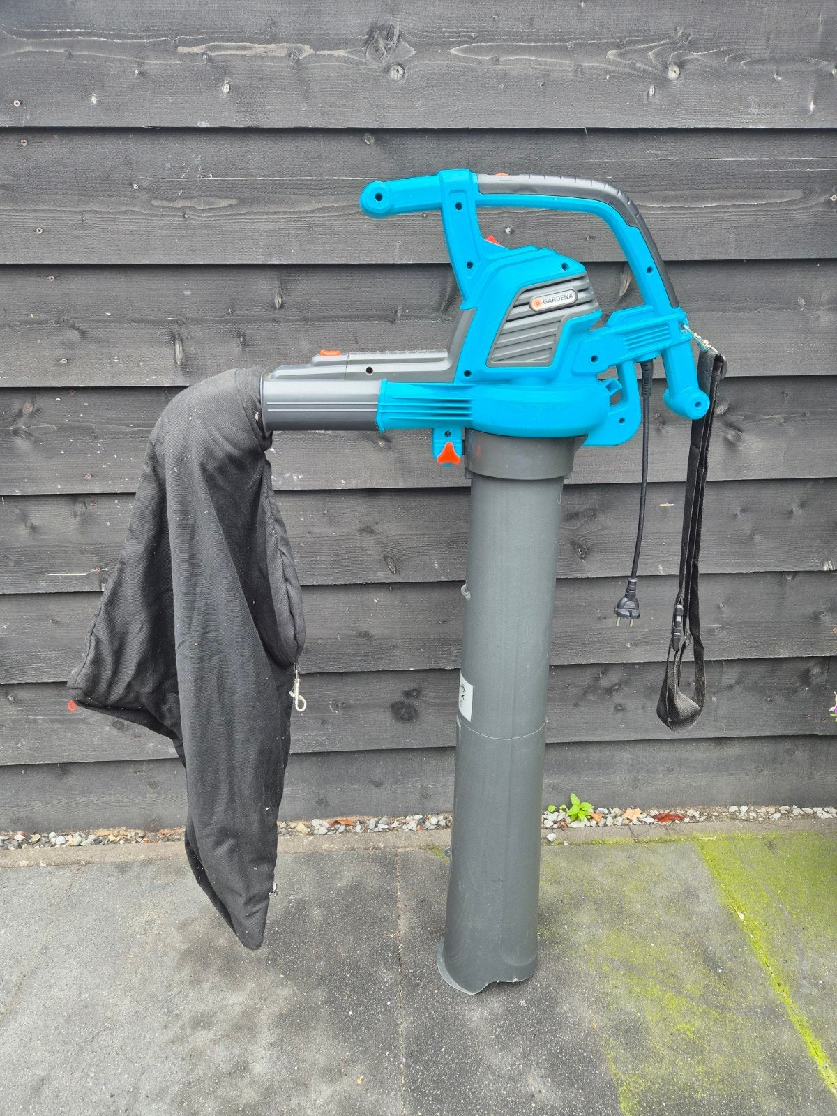 Bladblazer en zuiger van gardena, Ophalen, Zo goed als nieuw, Elektrisch
