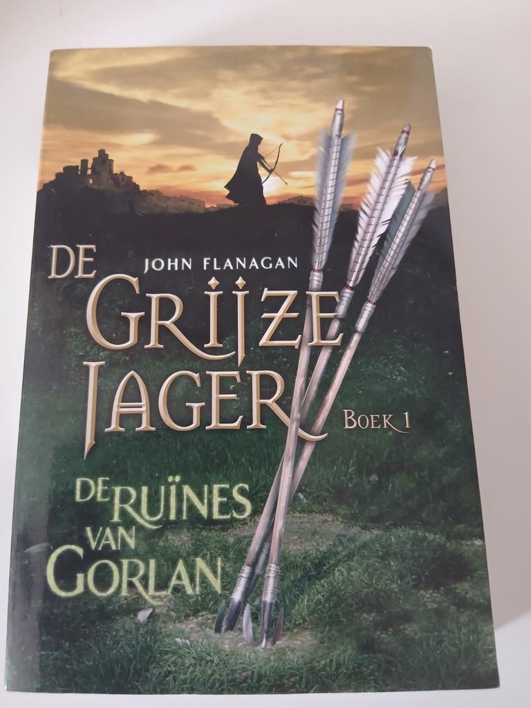 Grijze jager boek, Ophalen of Verzenden, Gelezen, John Flanagan