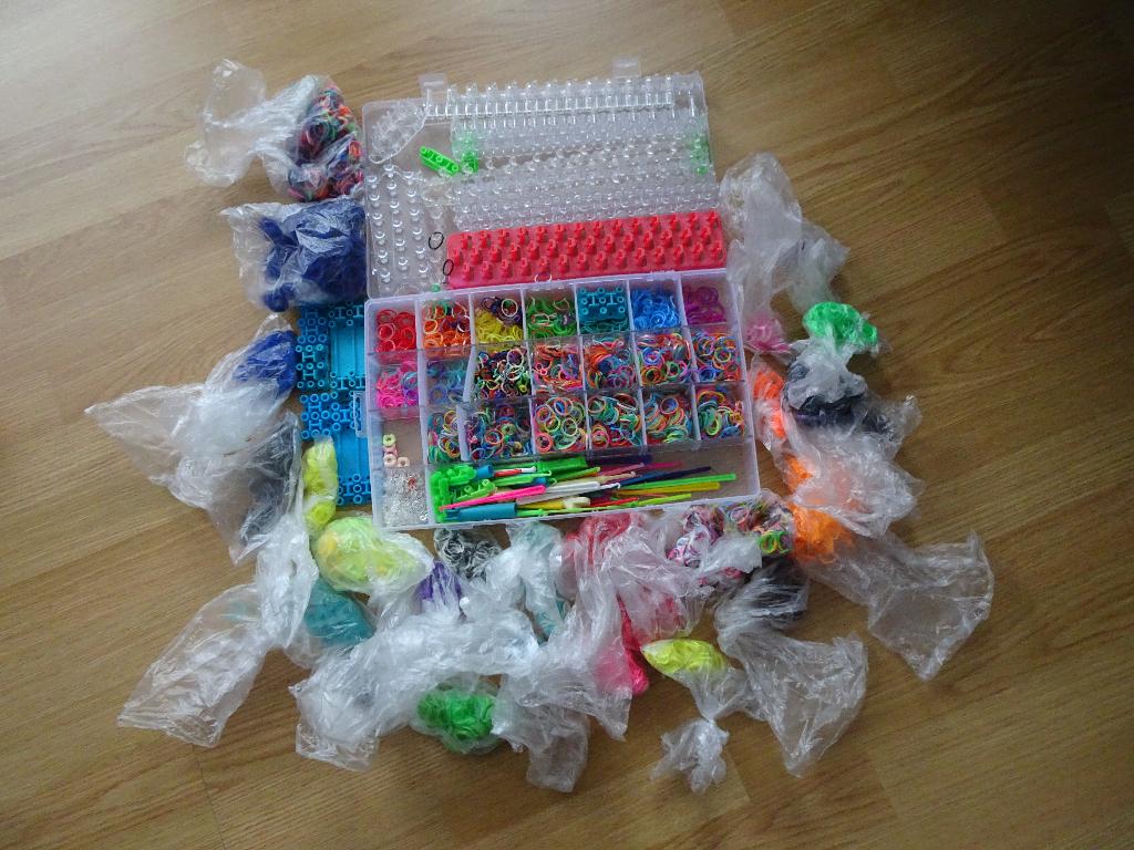 heel veel loom spulletjes, Ophalen of Verzenden, Zo goed als nieuw, Knutselen
