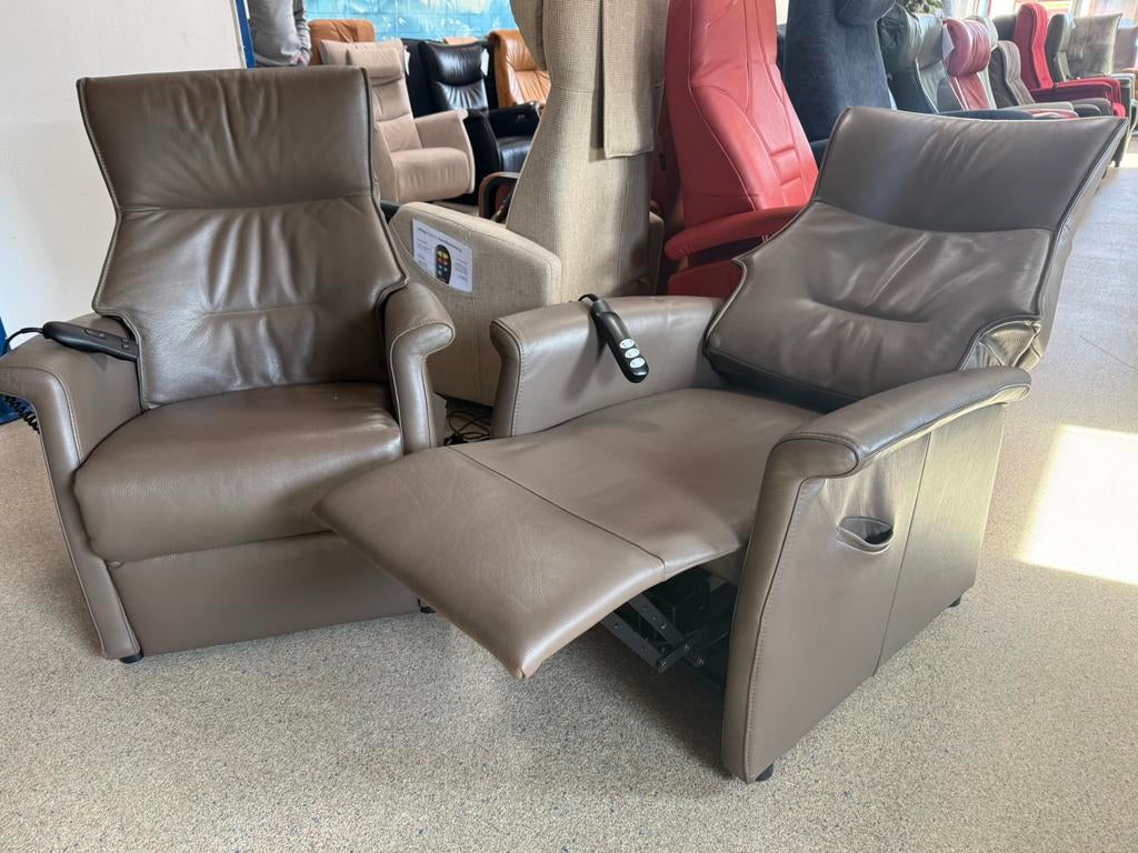 Set sta op stoel relax fauteuil De Toekomst 3 motoren, Ophalen of Verzenden, Zo goed als nieuw, Leer, Gratis bezorging regio Utrecht