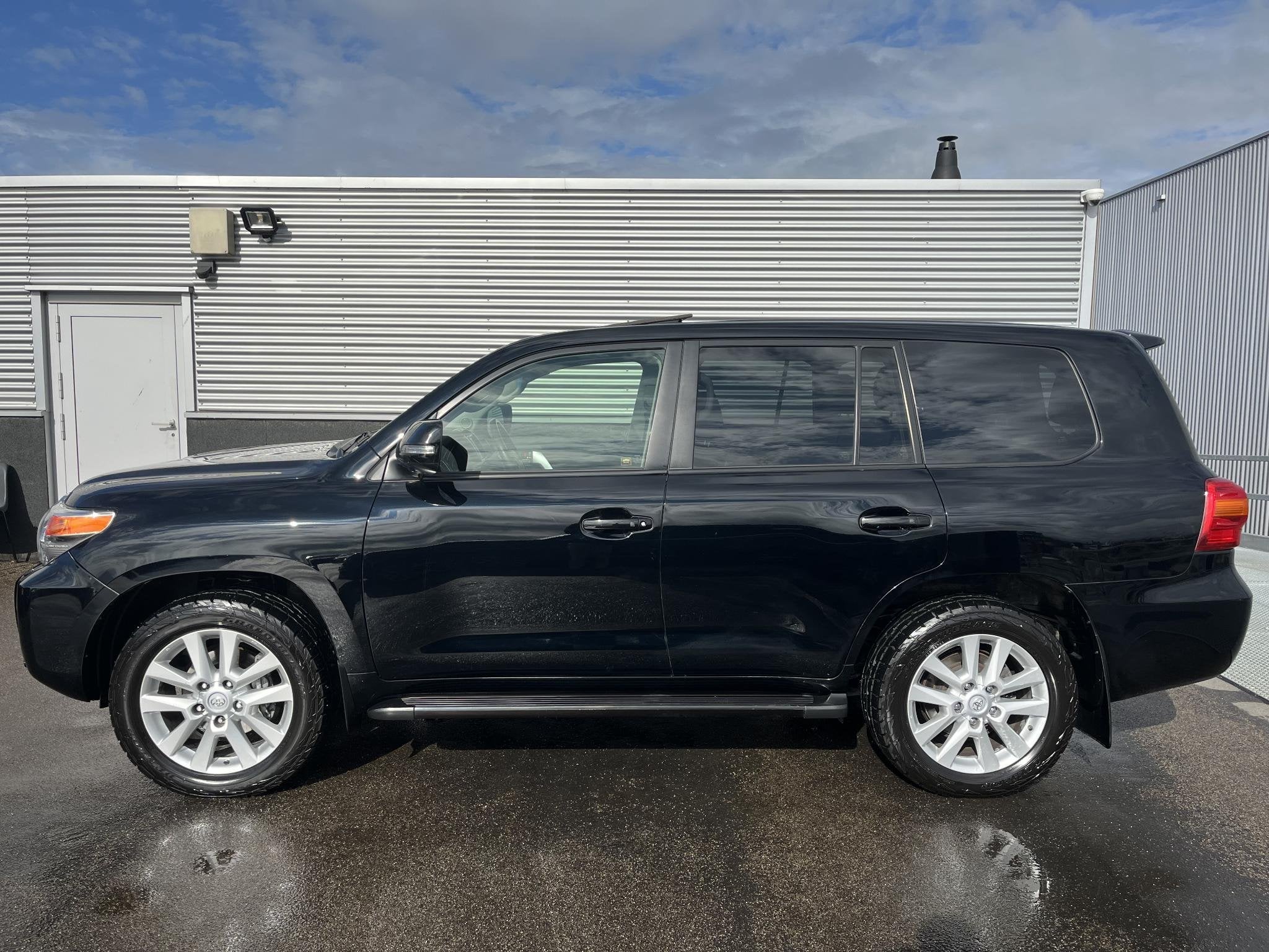 Toyota Land Cruiser V8 4.5 D-4D Executive 7p. 272PK Navigati, Auto's, Automaat, Euro 5, Gebruikt, 8 cilinders