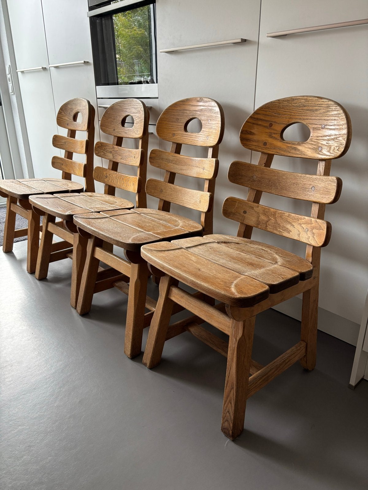 Vintage Fishbone eiken stoelen - Brutalist Jaren ‘70, Ophalen